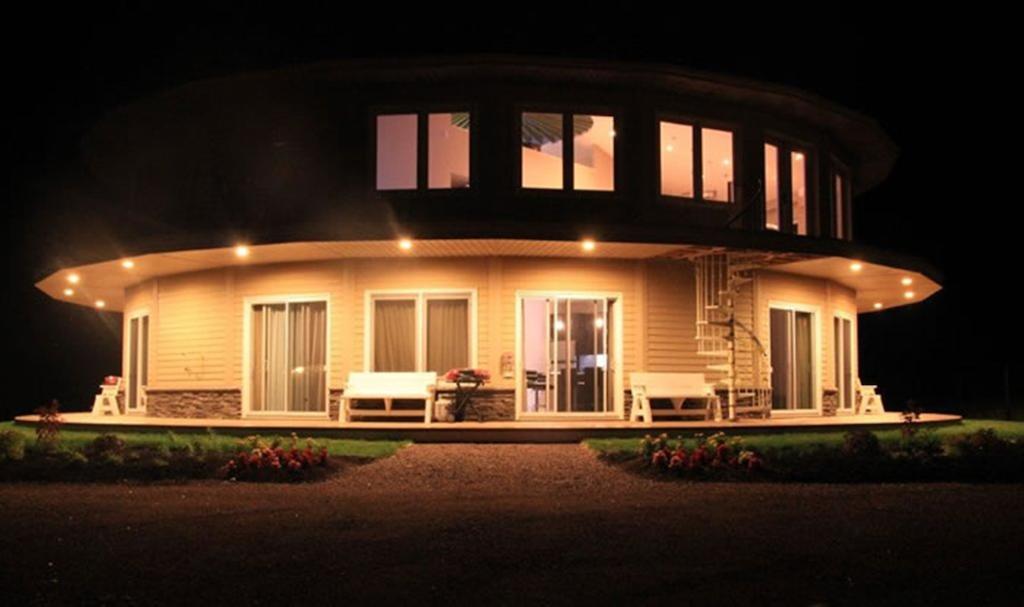 Around The Sea - Cana Da'S Rotating House, Suites & Tours 노스 러스티코 외부 사진